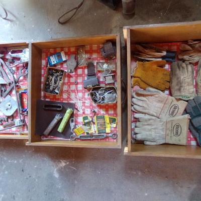 WS-37  WORK GLOVES AND WRENCHES