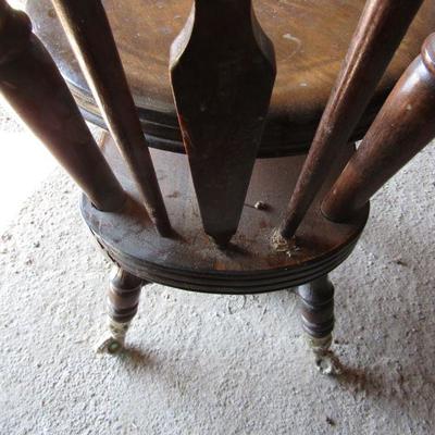 G-18  ANTIQUE PIANO STOOL