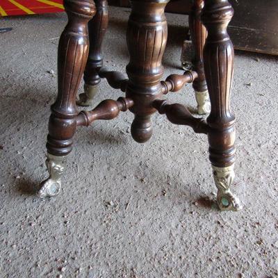 G-18  ANTIQUE PIANO STOOL