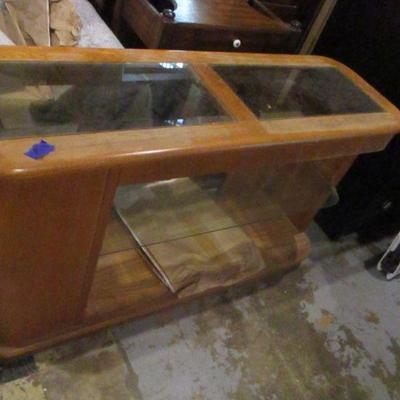 Lot 222 - Sofa Table Or Coffee Table With Glass