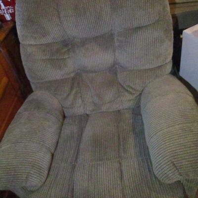 Lot 225 - Gray Recliner 1 of 2