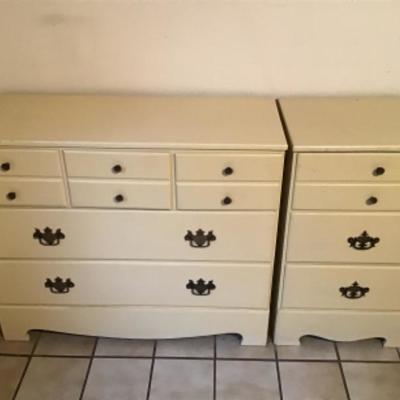 266  Vintage 3 Pc. Dresser Set and Lamp
