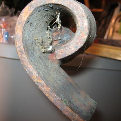 S2-25  BRANDING IRONS AND HAY HOOKS