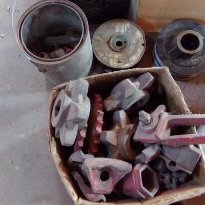 WS-35  GREASE GUN AND DUCT PIPE