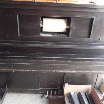 G-30  WINDSOR PLAYER PIANO