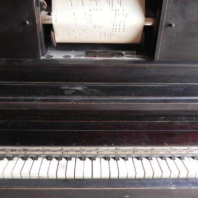 G-30  WINDSOR PLAYER PIANO
