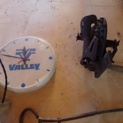 WS-19  VINTAGE CORN HUSKER, HORSE COLLAR, CLOCK AND HEAT LAMP