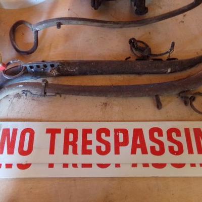 WS-19  VINTAGE CORN HUSKER, HORSE COLLAR, CLOCK AND HEAT LAMP