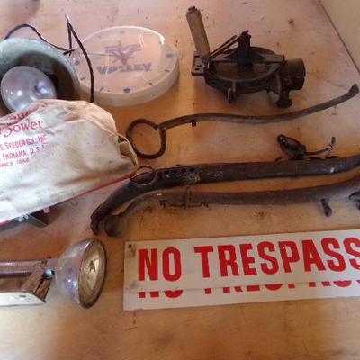 WS-19  VINTAGE CORN HUSKER, HORSE COLLAR, CLOCK AND HEAT LAMP