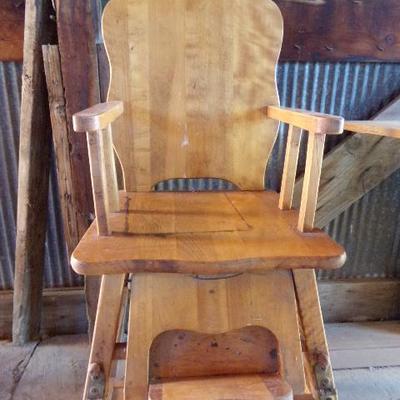 WS-46  WOODEN HIGH CHAIR THAT CONVERTS TO DESK