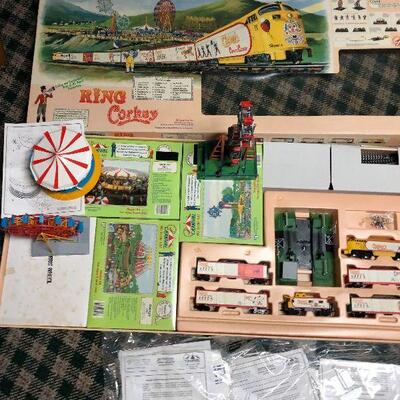 P19:  Ring Corkey 420 HO Scale Train Set