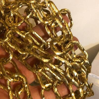 CL5:  Holiday Garland and Decorative Nesting Boxes