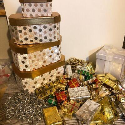 CL5:  Holiday Garland and Decorative Nesting Boxes