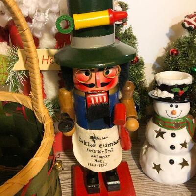 CL6:  Holiday Decor, Santa & Snowmen Tealight holders