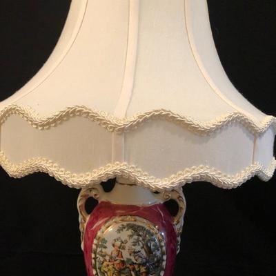 Lot 27 - Victorian Style Lamp & Pillows
