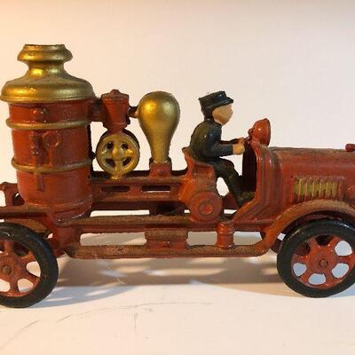 CL22: Cast Iron Fire Engine