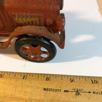 CL22: Cast Iron Fire Engine