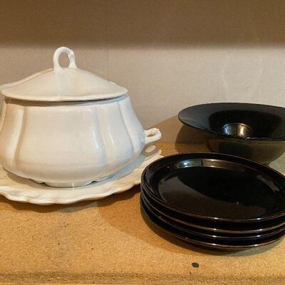 CL26:  California Pottery Toureen and Salad Set