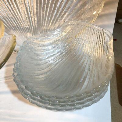 CL32: Glass Shell Platter/Bowls & Pyrex Bowl