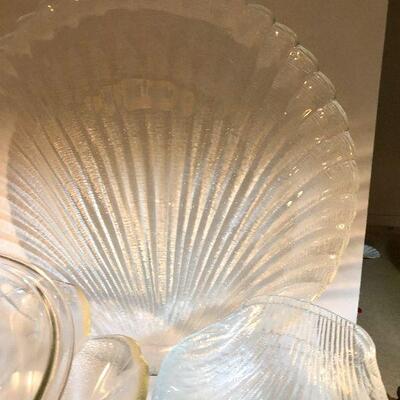 CL32: Glass Shell Platter/Bowls & Pyrex Bowl