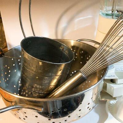 CL34:  Krups Blender /Baking Lot