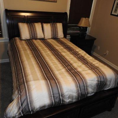 Queen bed set #3**PRICE REDUCED**