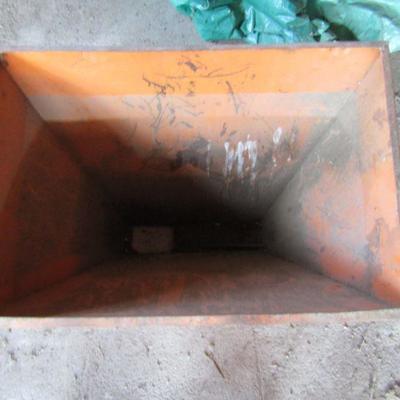 G-38  METAL BUCKET ATTACHMENT