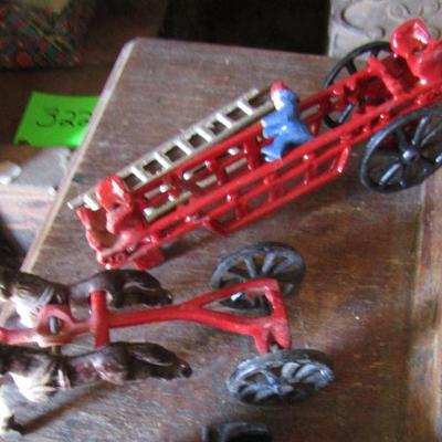 LOT 290  CAST IRON HORSE DRAWN FIRE TRUCK
