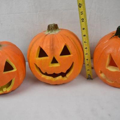 4 pc Light Up Pumpkins, Work. Battery powered one has scary face on other side