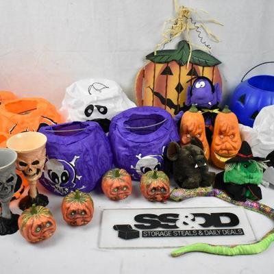 22 misc Halloween Decor Items