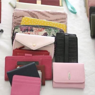 Lot 87 Women's Leather Wallets & More (2)