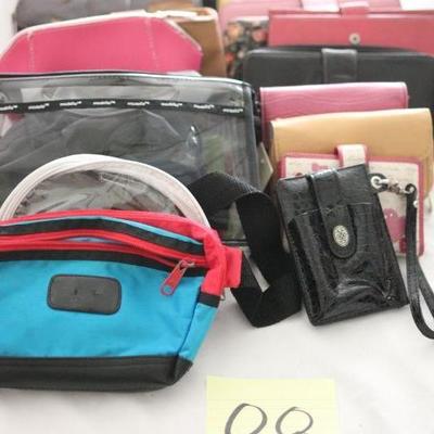 Lot 88 Women's Leather Wallets & More (3)