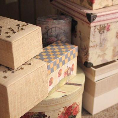 Lot 117 Decorative Storage Boxes