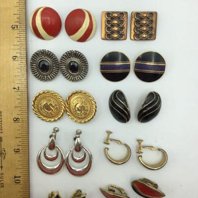 10 Pairs of Earrings