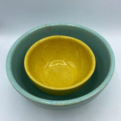 Pair of McCoy Speckled Beehive Rings Mixing Bowls