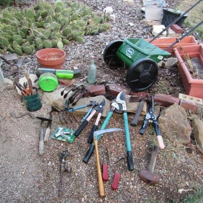 ES-5  YARD HAND TOOLS