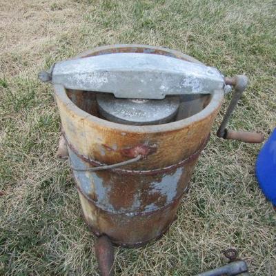 ES-13  MISCELLANEOUS KITCHEN