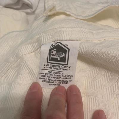 Lot 83 - Bed Linens 