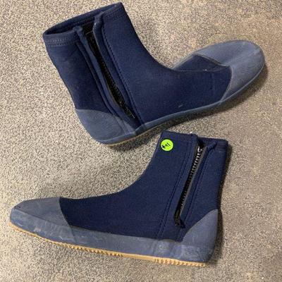 #91 Vintage Water Boots Size 8.5