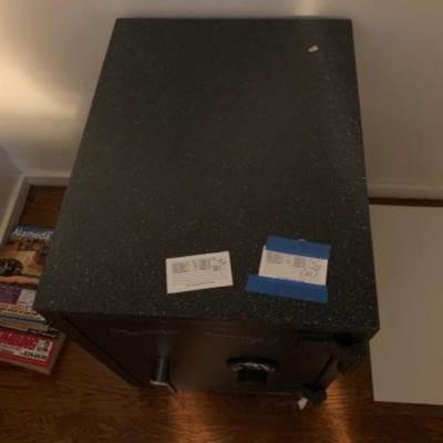 22. American Security combination safe (18â€x23,5â€x25â€)