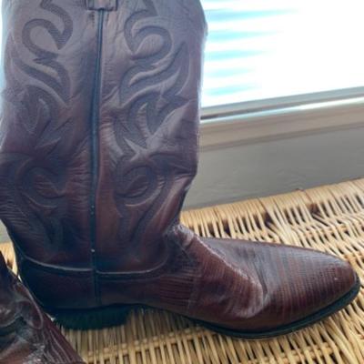 29. Pair of menâ€™s size 12 lizard cowboy boots