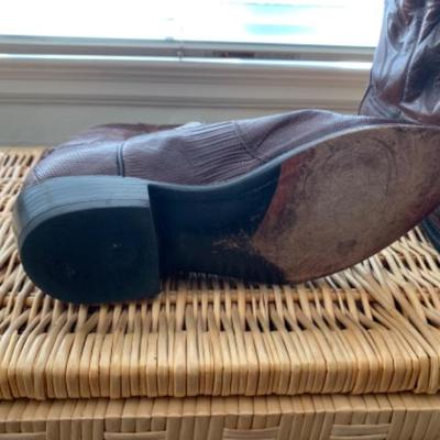 29. Pair of menâ€™s size 12 lizard cowboy boots