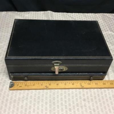 Jewelry box 