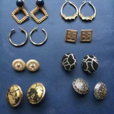 J5 Lot of 8 pierced earrings