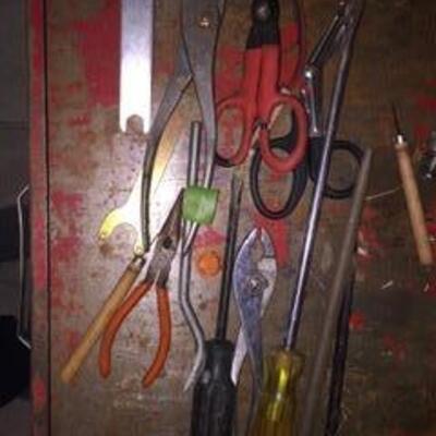 T7 Assorted tools - pliers, cutters