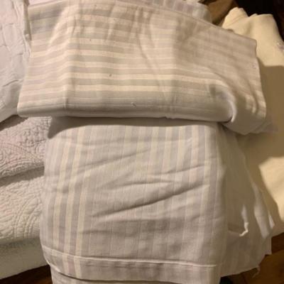 48. Bed Linens (Queen Size), Duvets, Bath Mats, Table Linens