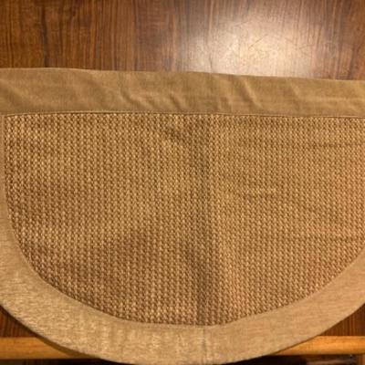 48. Bed Linens (Queen Size), Duvets, Bath Mats, Table Linens
