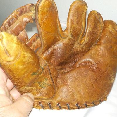 1900's Professional Baseball glove. Joe Cronin style.