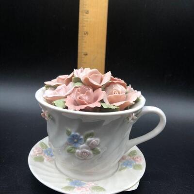 Tea Cup of Roses Porcelain Music Box