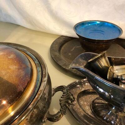 Lot 27 - Silverplate and Decorative Items